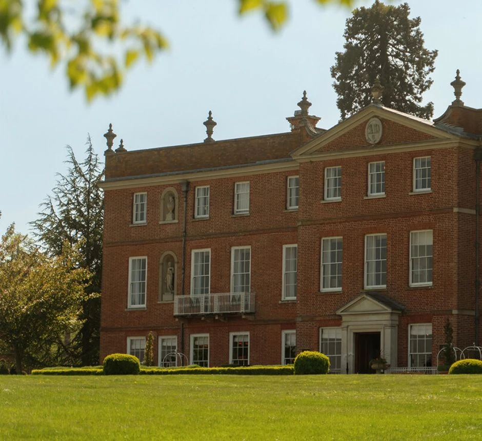 Exterior image showcasing Four Seasons Hampshire